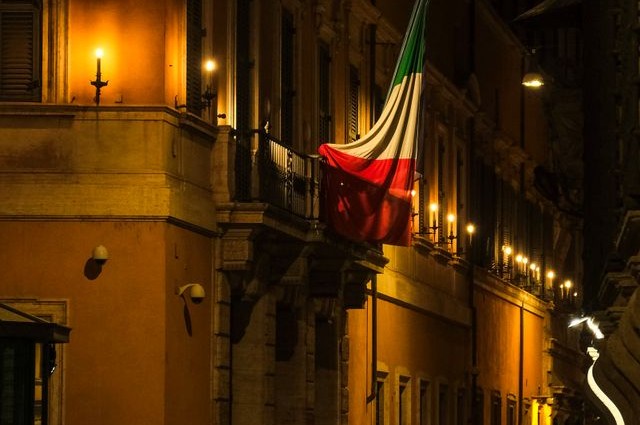 Italia - Roma - Bandiera - redigo